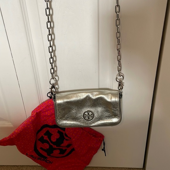 Tory Burch Platinum Purse - Picture 1 of 7